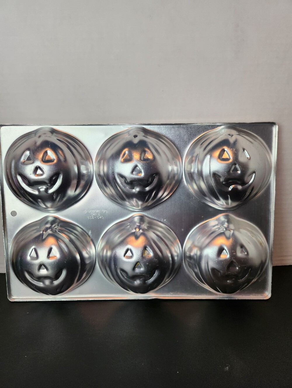 Wilton Pumpkin Face Cake /Candy/Mold Pan